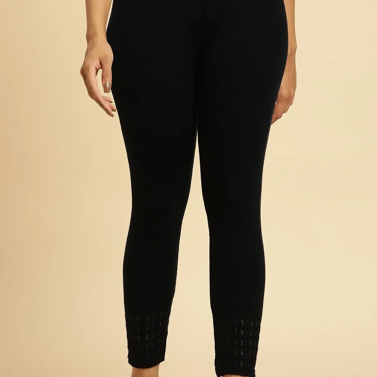 Black Solid Acrylic Mid Rise Ankle Length Skinny Fit Leggings